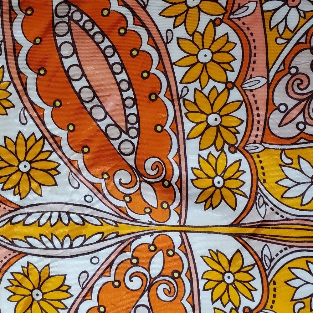 Unique 70s Vintage Dreamy Illustrated Pink Butterfly Graphic Scarf - Picture 2 of 11
